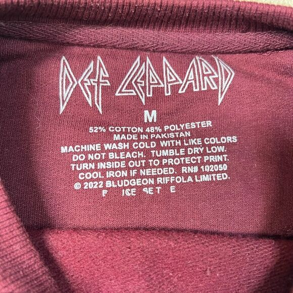 Women's Def Leppard Graphic Crewneck Sweatshirt Maroon size M - Picture 5 of 9